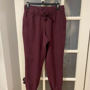 Lululemon On the Fly Mid-Rose Jogger Woven